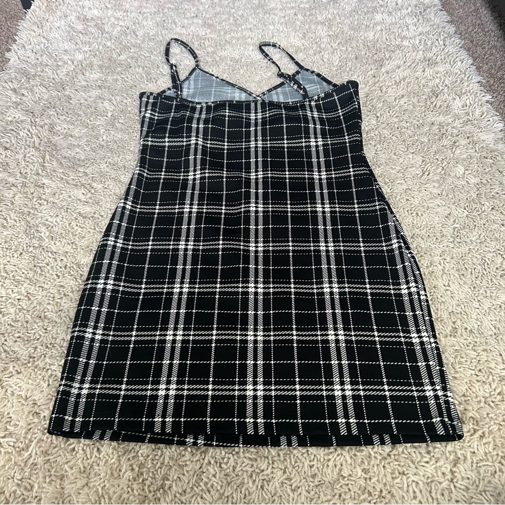 Dress - Picture 3 of 3